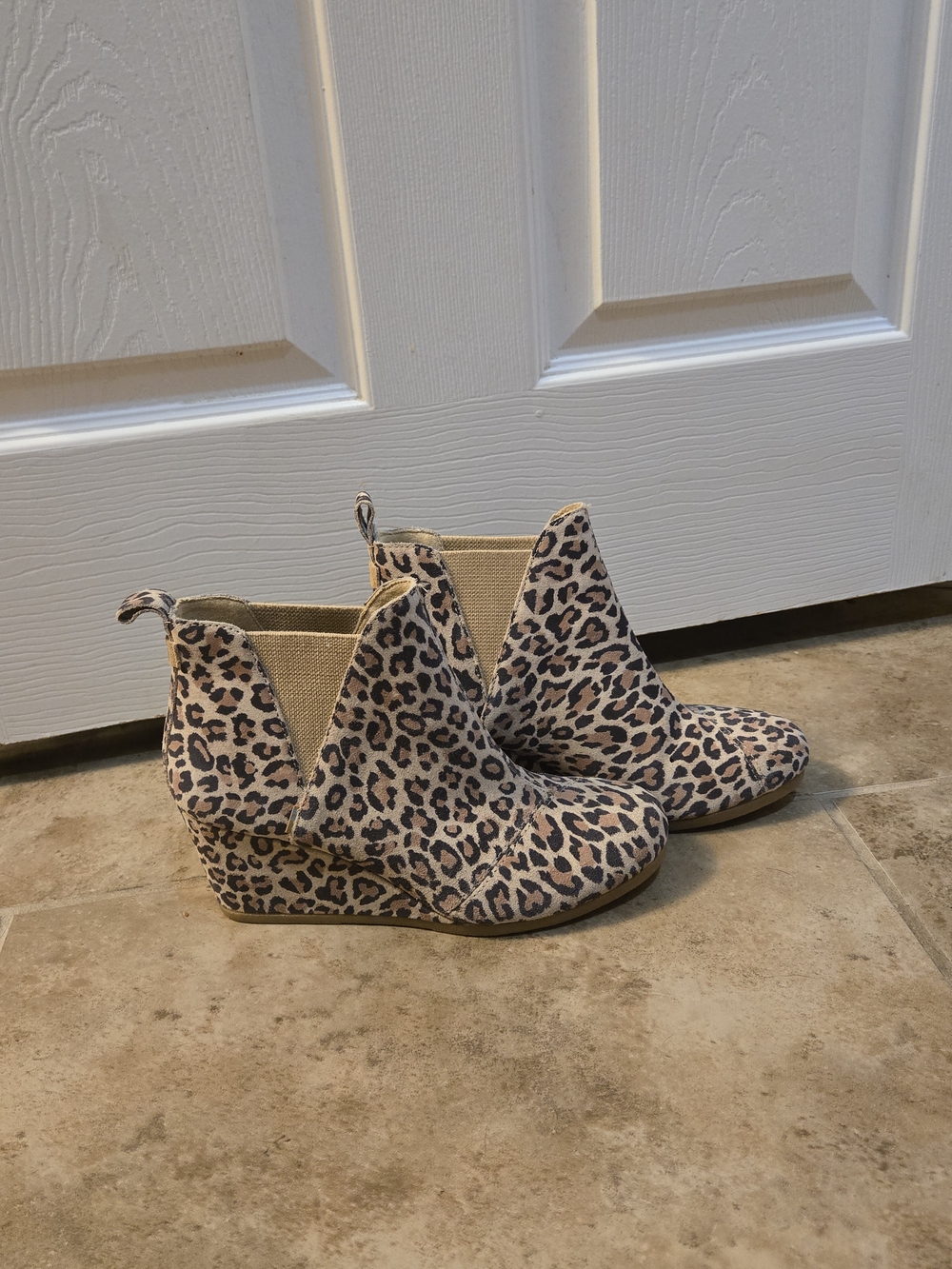 Toms Womens Leopard Print Wedge Ankle Booties - Taupe & Black